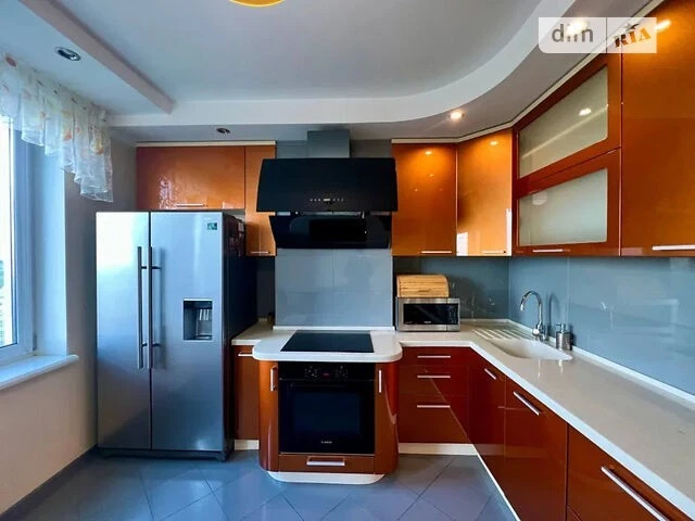 Продаж 2к квартири 85 кв. м на пров. Коломийський 17/31А • I