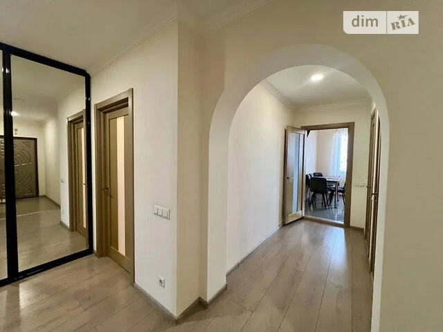 Продаж 2к квартири 85 кв. м на пров. Коломийський 17/31А • I