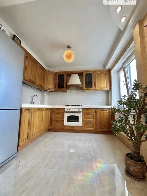 Продаж 2к квартири 47 кв. м на бул. Русанівський 9 • ID 3483
