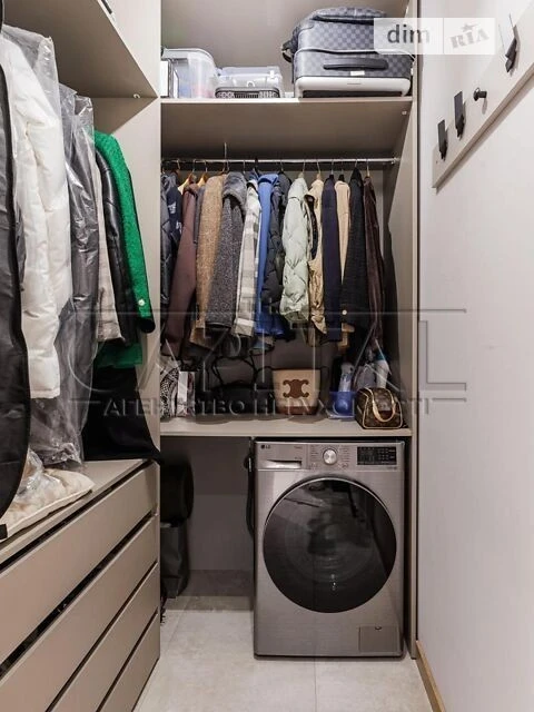 Продаж 2к квартири 78 кв. м на вул. Маккейна Джона 7 • ID 34