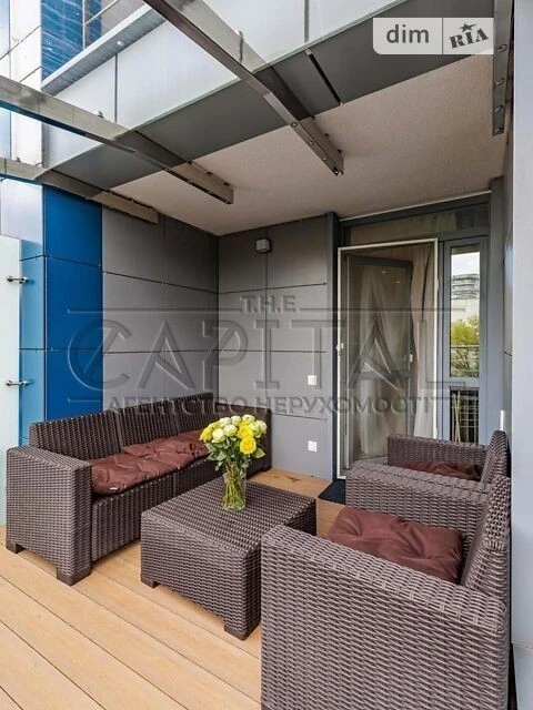 Продаж 2к квартири 78 кв. м на вул. Маккейна Джона 7 • ID 34