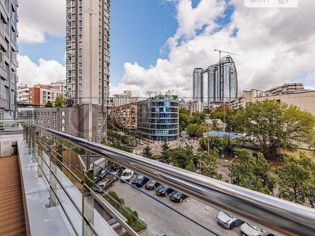 Продаж 2к квартири 78 кв. м на вул. Маккейна Джона 7 • ID 34