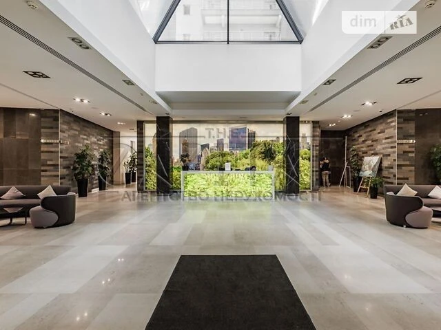 Продаж 2к квартири 78 кв. м на вул. Маккейна Джона 7 • ID 34