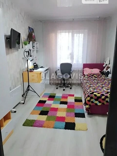 Продаж 3к квартири 70 кв. м на вул. Наталії Ужвій 8 • ID 348