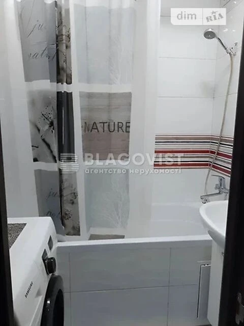 Продаж 3к квартири 70 кв. м на вул. Наталії Ужвій 8 • ID 348