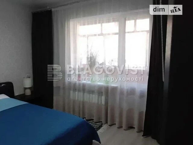 Продаж 3к квартири 70 кв. м на вул. Наталії Ужвій 8 • ID 348