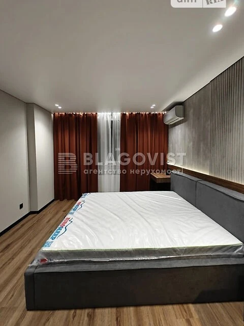Продаж 2к квартири 49.3 кв. м на вул. Михайла Максимовича 32