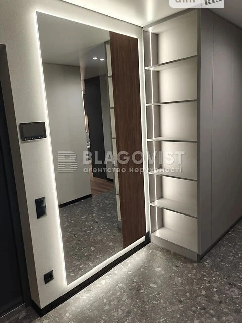 Продаж 2к квартири 49.3 кв. м на вул. Михайла Максимовича 32
