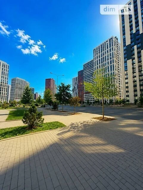 Продаж 3к квартири 80 кв. м на просп. Європейського Союзу 51