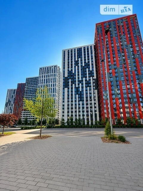 Продаж 3к квартири 80 кв. м на просп. Європейського Союзу 51