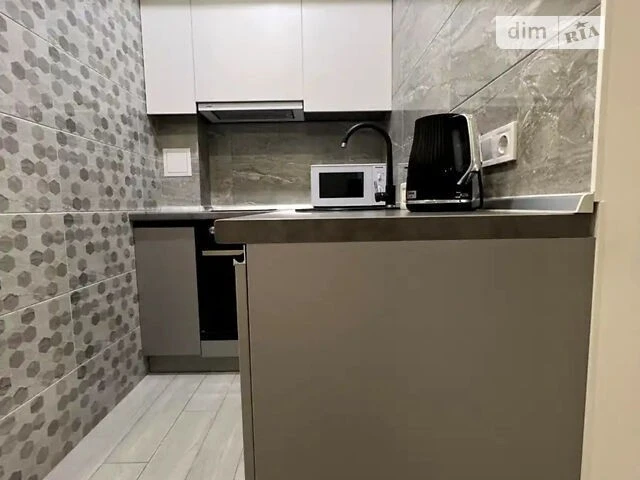Продаж 1к квартири 39 кв. м на вул. Михайла Максимовича 26Б