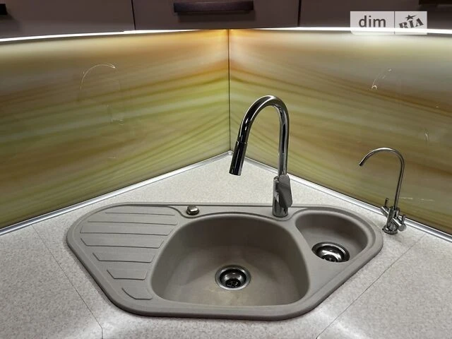 Продаж 3к квартири 83 кв. м на вул. Регенераторна 4 • ID 348
