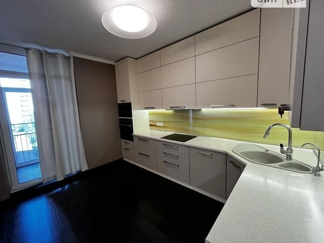 Продаж 3к квартири 83 кв. м на вул. Регенераторна 4 • ID 348