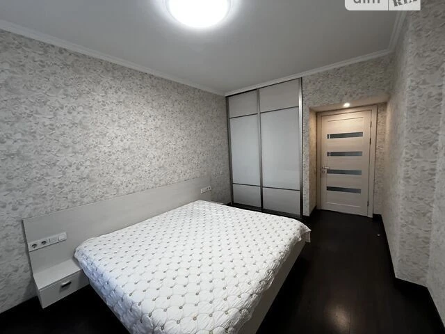 Продаж 3к квартири 83 кв. м на вул. Регенераторна 4 • ID 348