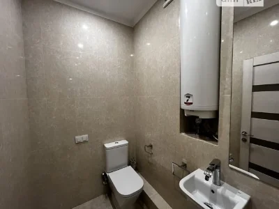Продаж 3к квартири 83 кв. м на вул. Регенераторна 4 • ID 348