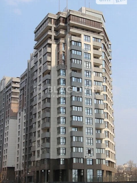 Продаж 3к квартири 160 кв. м на вул. Андрія Верхогляда 5 • I