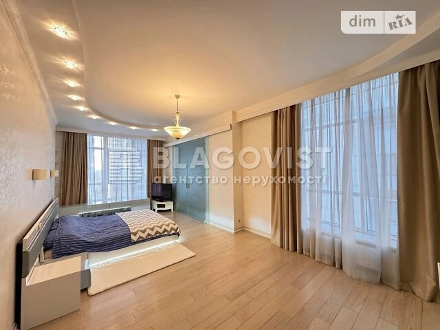 Продаж 3к квартири 160 кв. м на вул. Андрія Верхогляда 5 • I