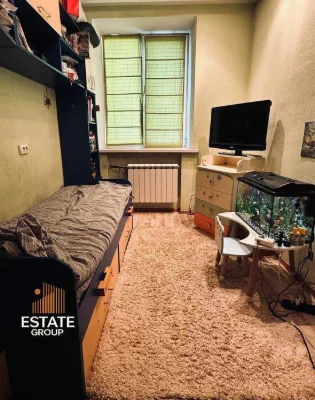 2-room apartment for sale, Vladimir Antonovych 18.