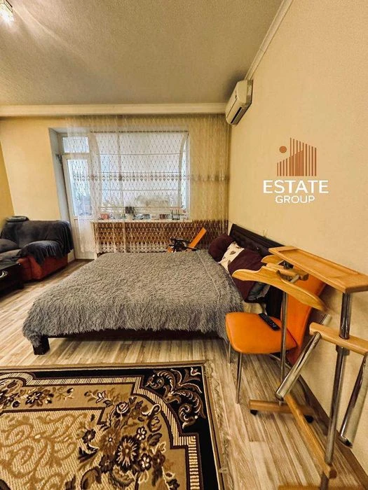 2-room apartment for sale, Vladimir Antonovych 18.