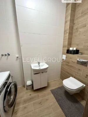 Продаж 2к квартири 75 кв. м на вул. Богатирська 32 • ID 3483