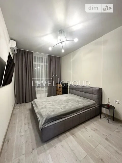 Продаж 2к квартири 75 кв. м на вул. Богатирська 32 • ID 3483