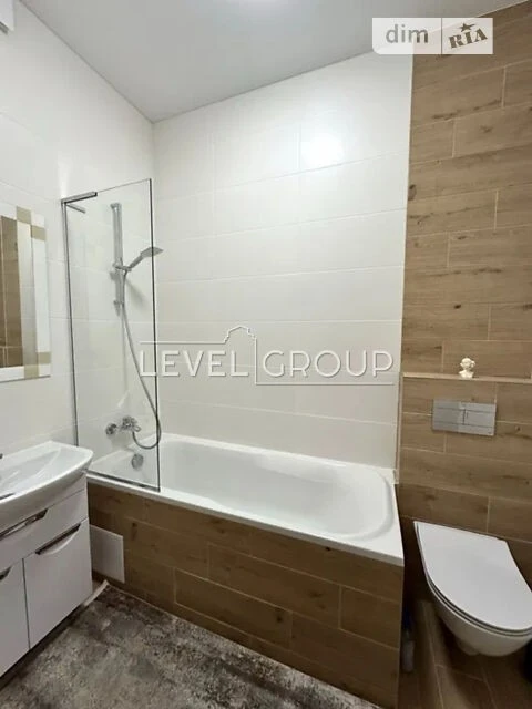 Продаж 2к квартири 75 кв. м на вул. Богатирська 32 • ID 3483