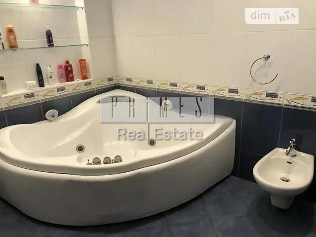 Продаж 3к квартири 121 кв. м на вул. Клінічна 4 • ID 3483404
