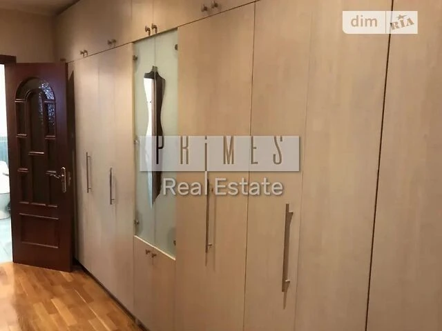 Продаж 3к квартири 121 кв. м на вул. Клінічна 4 • ID 3483404