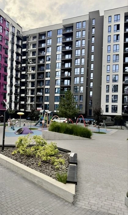 Продам однокімнатну ЖК « Family Plaza Без комісіі для Покупц