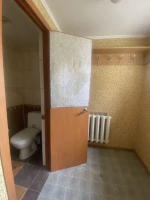 Продам велику частину будинку, Мальованка.