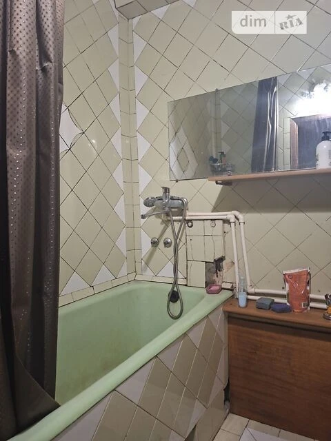 Здам в оренду кімнату на вул. Академіка Булаховського 30 дов