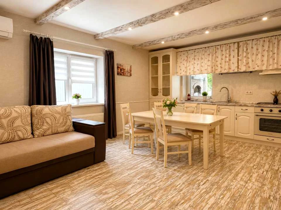 Будинок. Київ, 70-та Садова вул.