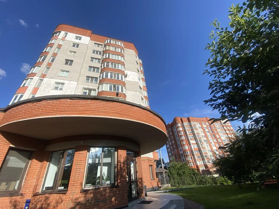 Продається квартира в ценрі міста .