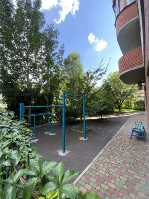 Продається квартира в ценрі міста .