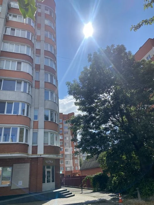 Продається квартира в ценрі міста .