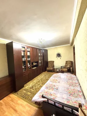 Продается 2 ком квартира в Осипенковском р-не по улице Акаде