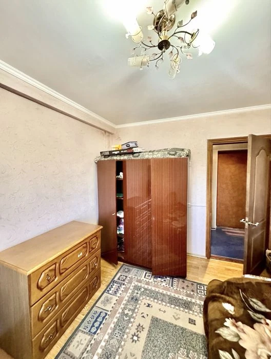 Продается 2 ком квартира в Осипенковском р-не по улице Акаде