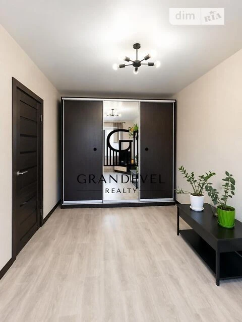 Sale of 1-room apartment 37 sq. m on Stetsenka Street 75B building 1 •