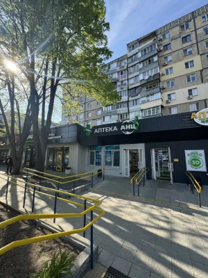 Продам 3к Тополь-1 возле ТЦ Терра