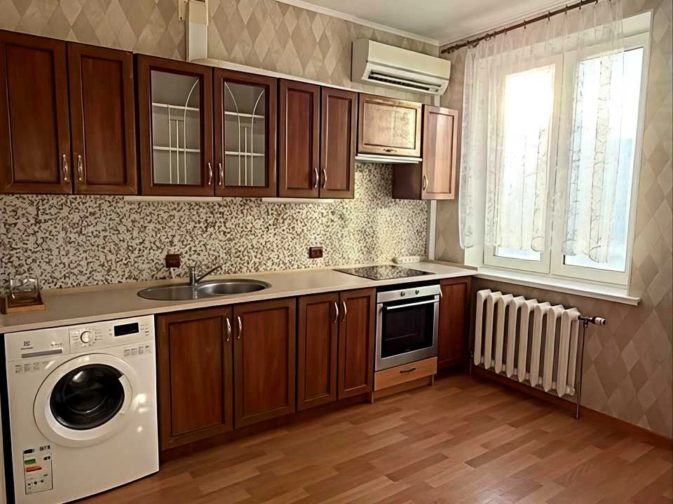 Квартира. Київ, Феодосійський пров.