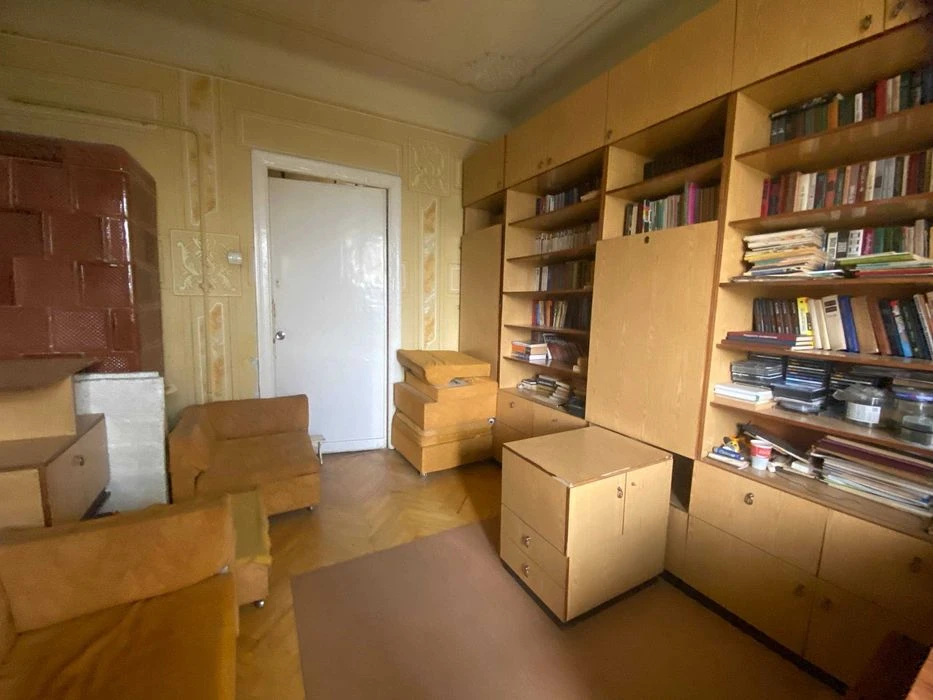 Продаж! 3х кімн  "сталінка"!простора квартира  у Франківсько