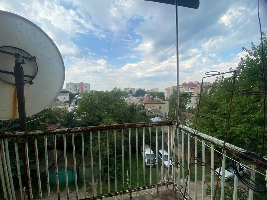 Продаж! 3х кімн  "сталінка"!простора квартира  у Франківсько