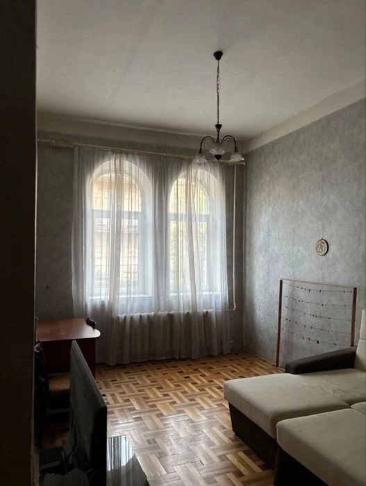 Продам квартиру на Подолі в центрі Києва. Царський будинок