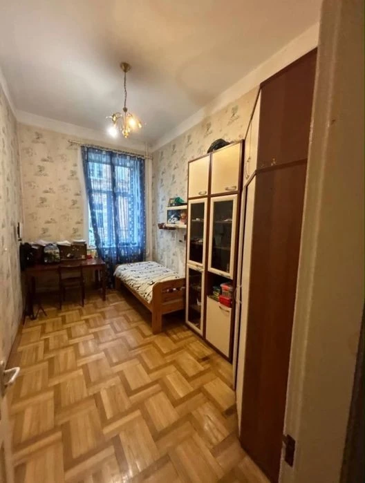 Продам квартиру на Подолі в центрі Києва. Царський будинок