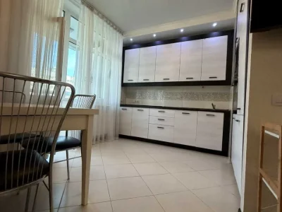Квартира. Київ, Анни Ахматової вул.