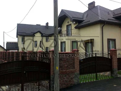 Будинок. Київ, Академіка Івахненка пров. (Чаплигіна)