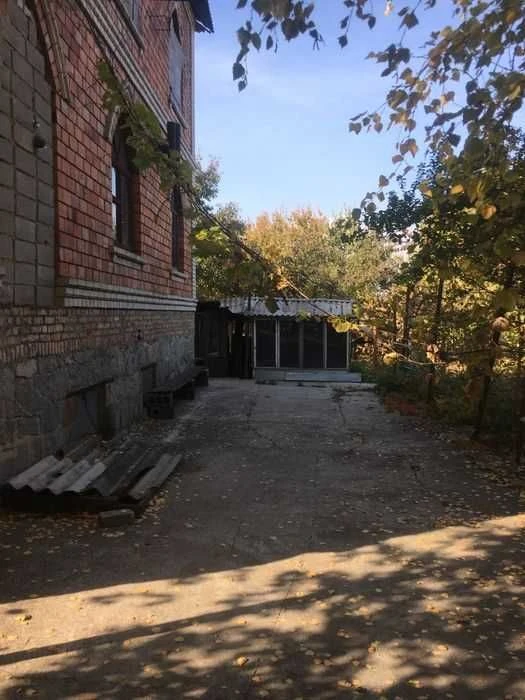 Продаж 2-х пов. газиф. будинку 10 сот землі