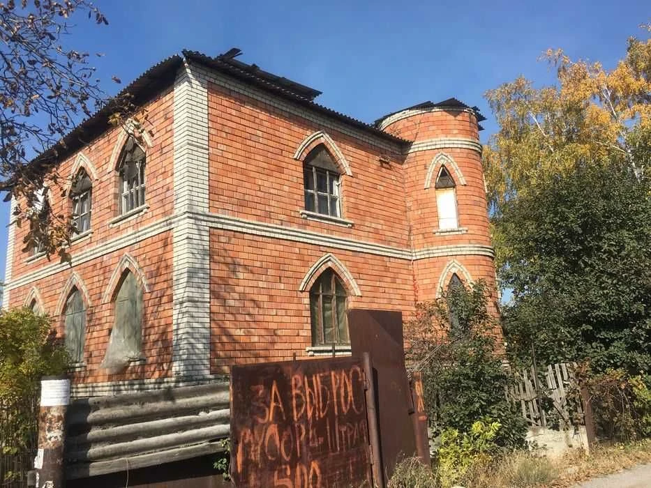 Продаж 2-х пов. газиф. будинку 10 сот землі