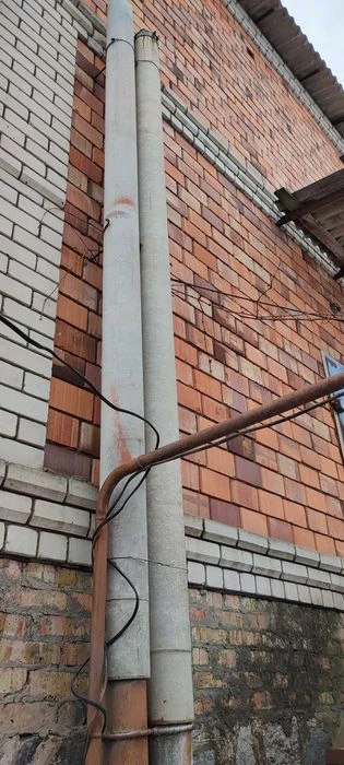 Продаж 2-х пов. газиф. будинку 10 сот землі