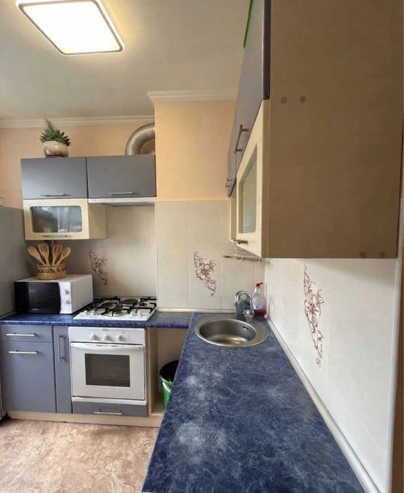 2к.квартира, Половки, окремі кімнати, 5/9, покращене планува